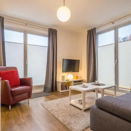 Nr 02 Im Sonnenbad Sassnitz